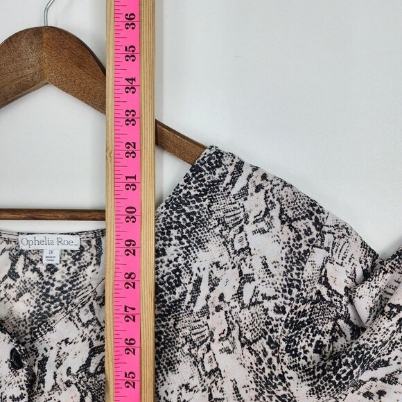 Ophelia‎ Roe Womens Snakeskin Ruffle Tunic Top Size 1X Bell Sleeve Pink Black - Picture 11 of 13